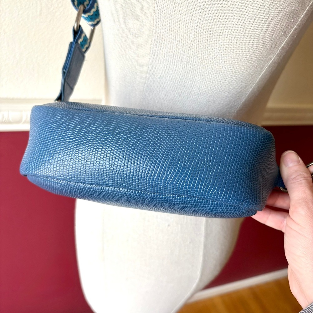 Montana West‎ Blue Lizard Embossed Crossbody Bag Woven Stripe Guitar Strap Logo - Picture 4 of 13